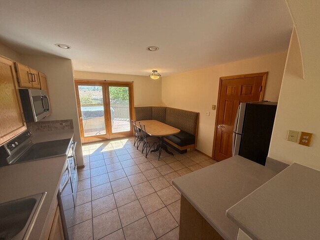 Building Photo - Perfect Table Mesa Family Home with Fully ...