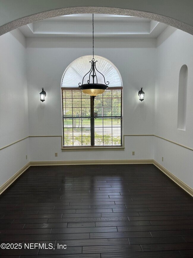 Building Photo - 1613 Fairway Ridge Dr
