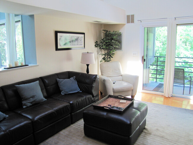Building Photo - 51 Mount Kemble Ave