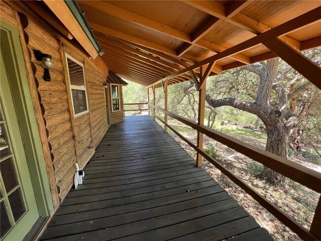 Building Photo - 1215 Agarita Dr