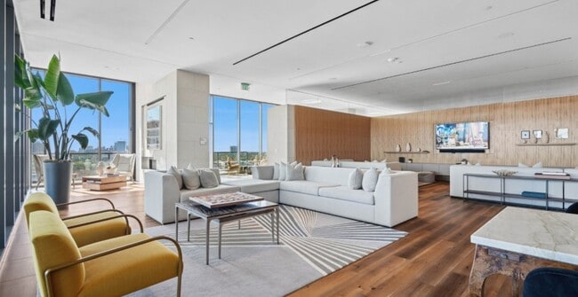 Building Photo - 3411 Yoakum Blvd