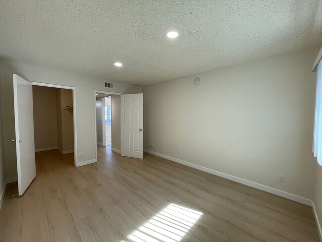 Building Photo - 13347 Victory Blvd
