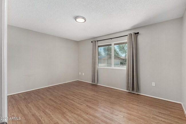 Building Photo - 10216 N 110th Ave