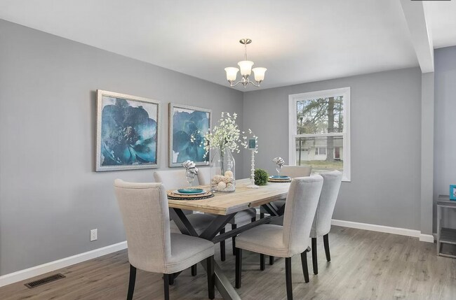 Building Photo - 622 Nancy Plz