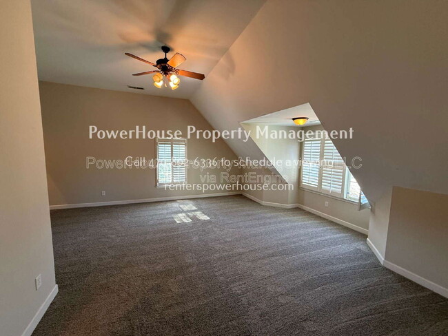 Building Photo - 6146 Queens River Dr