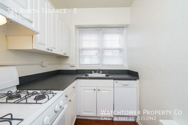 Building Photo - 734 North Terrace