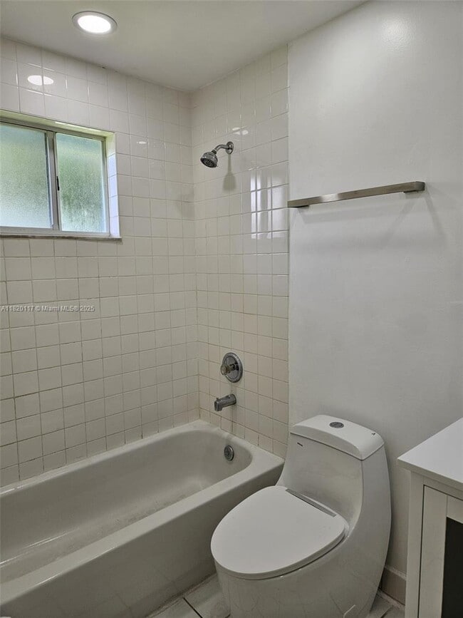Building Photo - 20137 SW 88th Ct