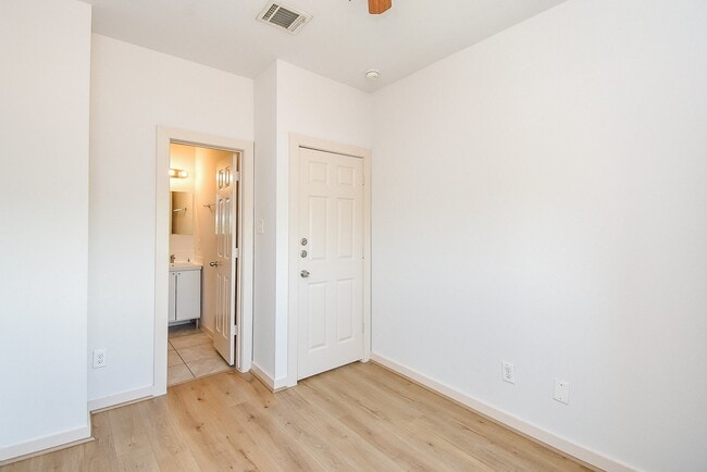 Building Photo - 4106 McKinney St