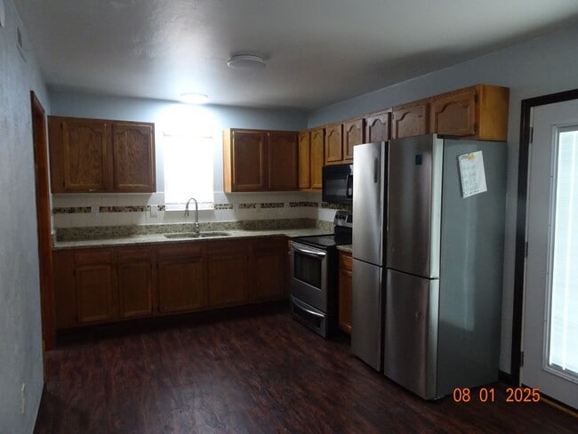 Building Photo - 3 Bedroom Duplex in Hampton for rent