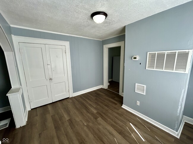 Building Photo - 2909 E Brookside Ave