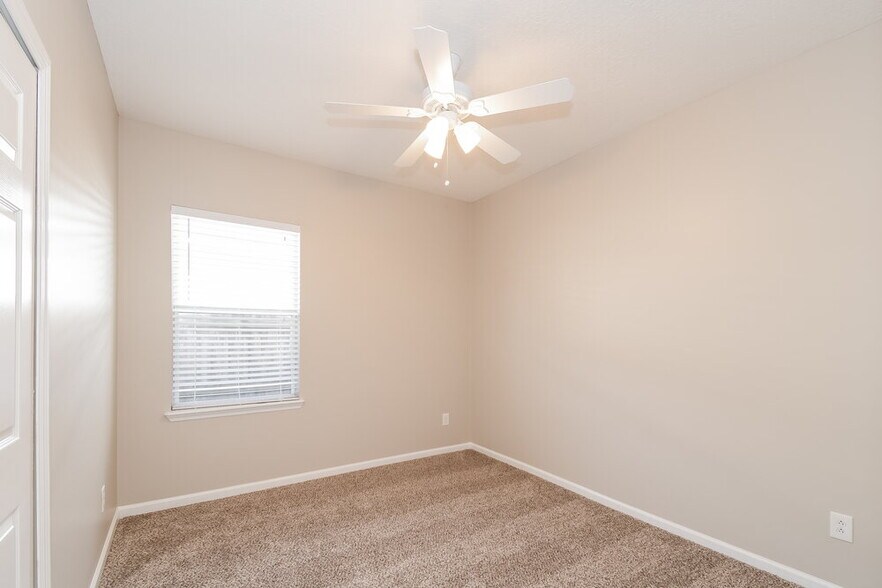 Building Photo - 3092 Litchfield Dr