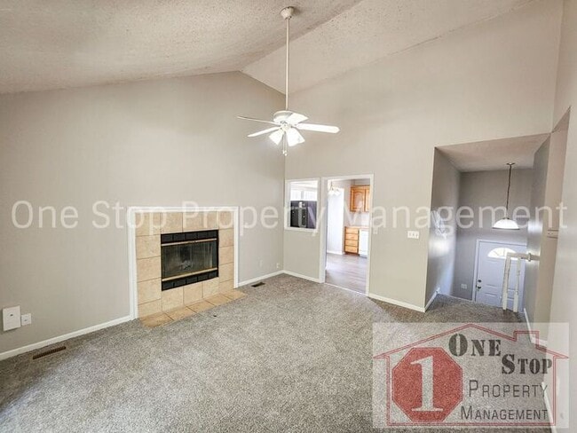Building Photo - Gorgeous 3-Bedroom, 2-Bathroom home in Ray...