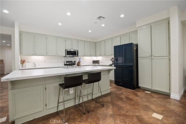 Building Photo - 11015 Van Uffelen Dr