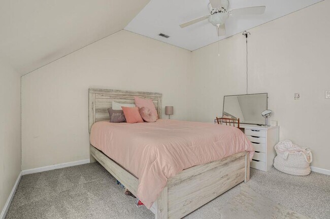 Building Photo - 14279 Eastfield Dr