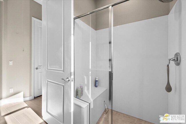 Building Photo - 81 Claret