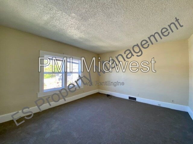 Building Photo - 447 E Jefferson St
