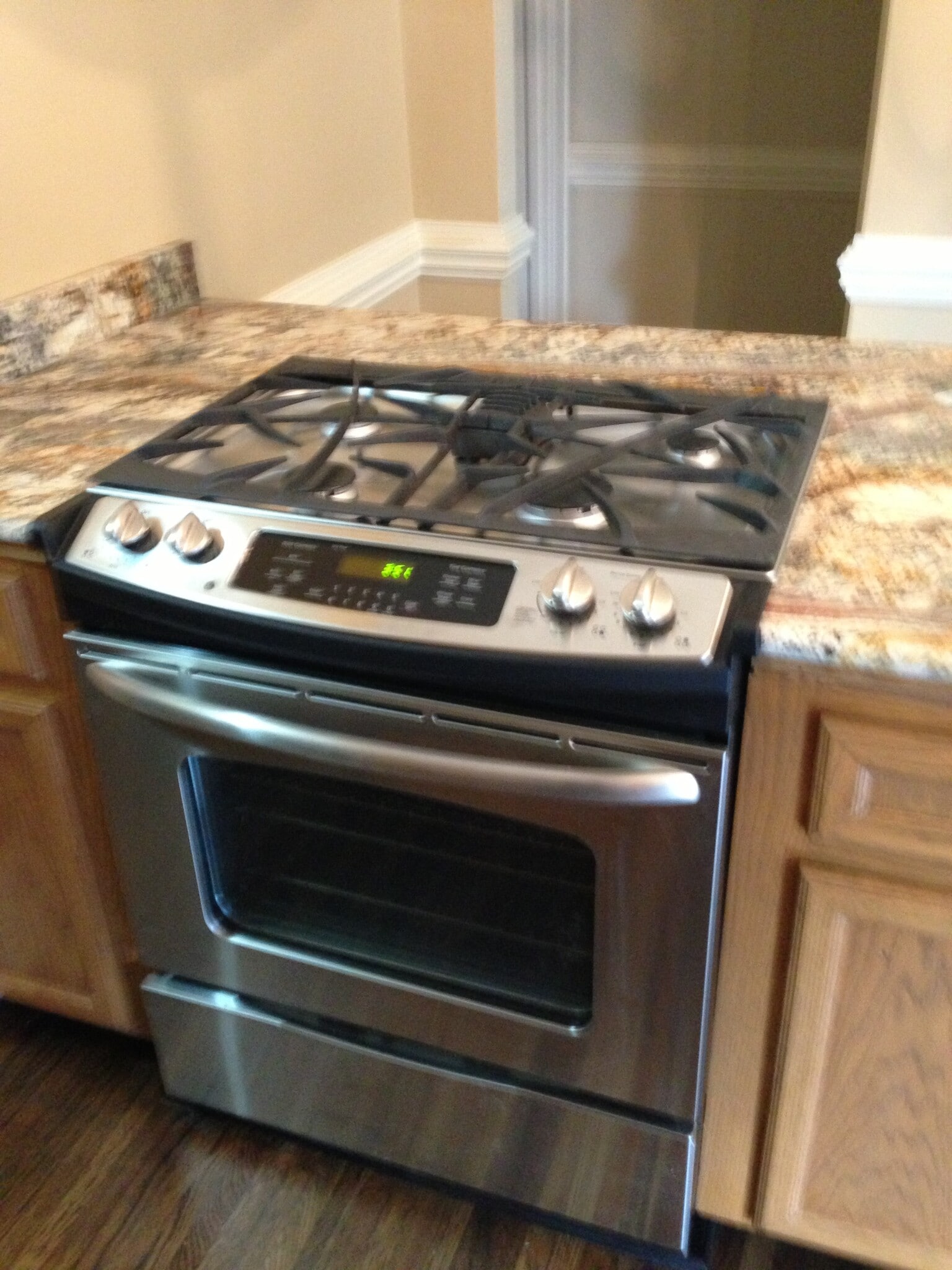 gas stove and oven - 418 Clement Ave