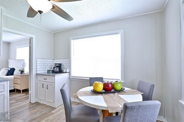 Building Photo - 5489 Encino Rd