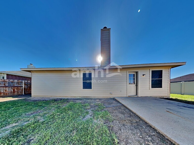 Building Photo - 347 Tioga Dr