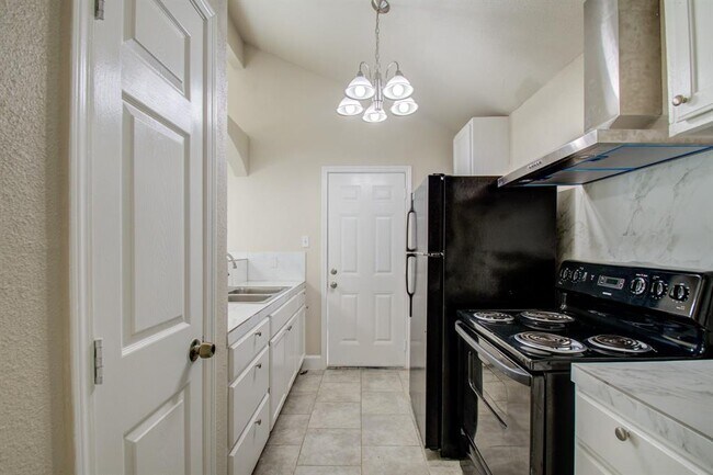 Building Photo - 13502 Townwood Dr