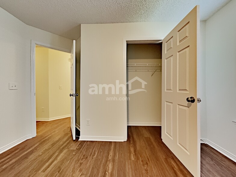 Building Photo - 5359 Vivera Ln