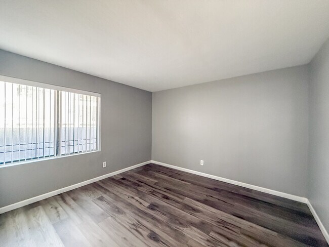 Building Photo - 5110 N 31st Way