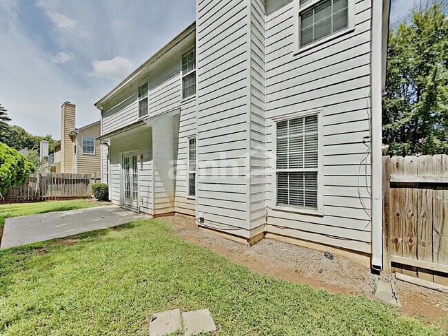 Building Photo - 138 Parkstone Way