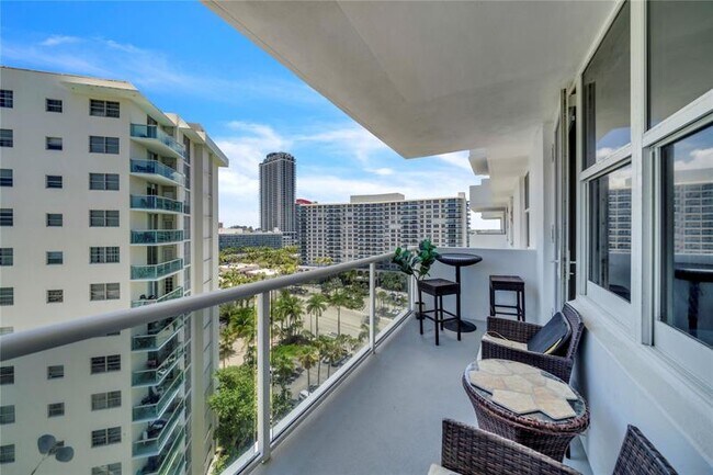 Building Photo - 3725 S Ocean Dr