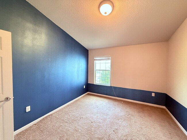 Building Photo - "Stunning Water View Townhouse for Rent in...