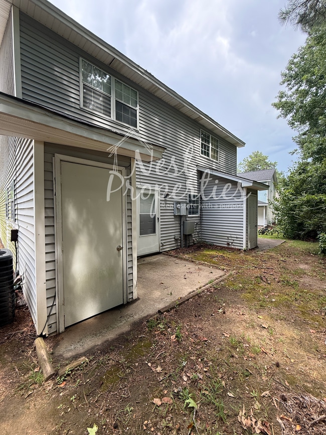 Building Photo - 104 Country Town Dr