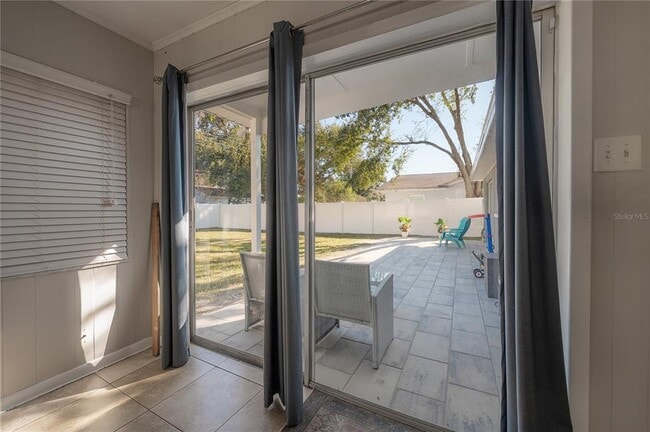 Building Photo - 2523 Lake Ellen Cir