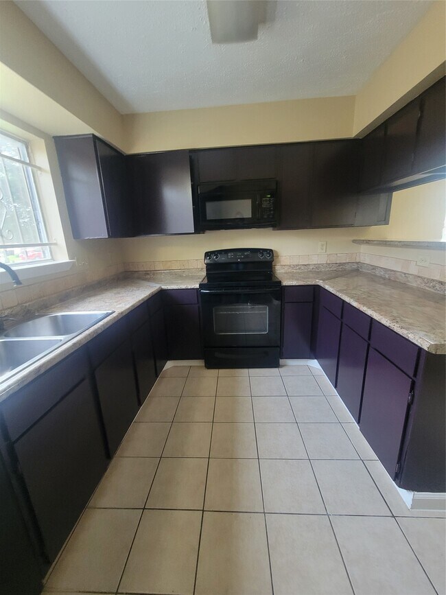 Building Photo - 19330 Cypress Bay Dr