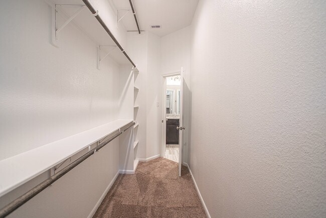 Building Photo - 28104 Rocky Heights Dr