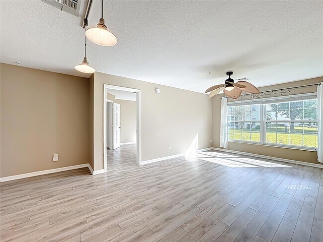 Building Photo - 3960 Southpointe Dr