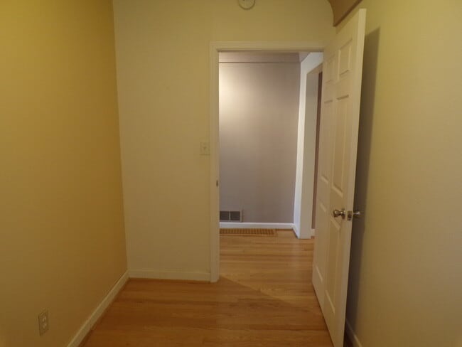 Building Photo - 424 SW Pendleton St