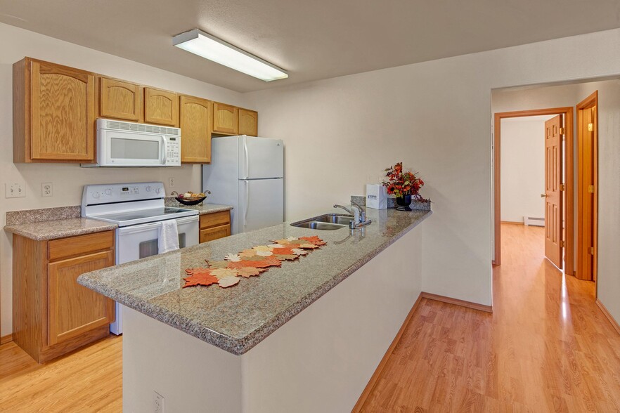 Amber Ridge Apartments - Kitchen - Amber Ridge