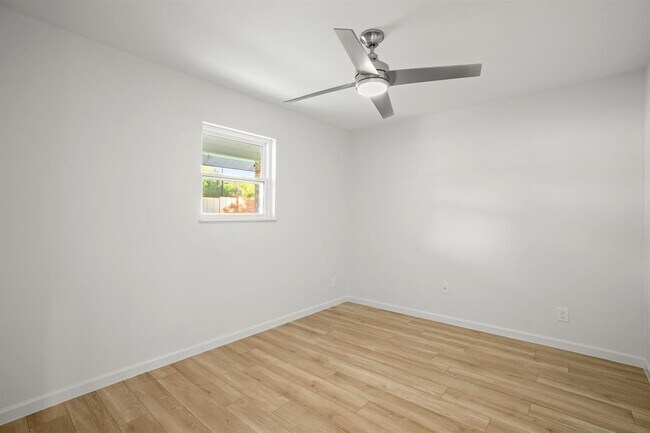Building Photo - 7412 Albert Rd