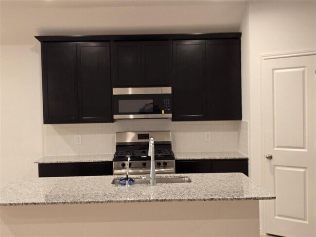 Building Photo - 5026 Cheery Cove Dr