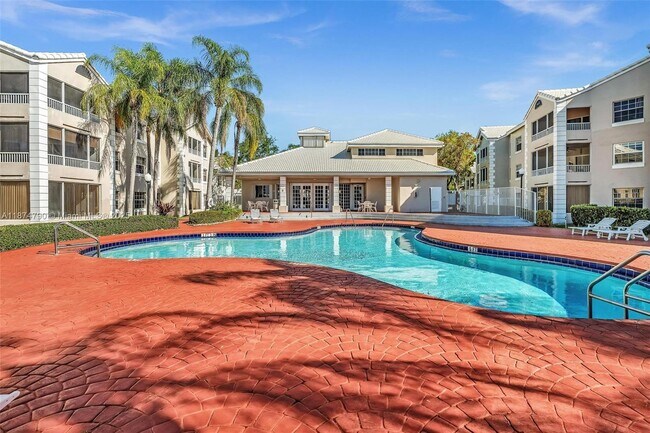 Building Photo - 2890 N Oakland Forest Dr