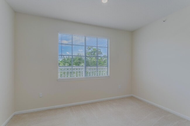 Building Photo - 9303 Myrtlewood Cir W