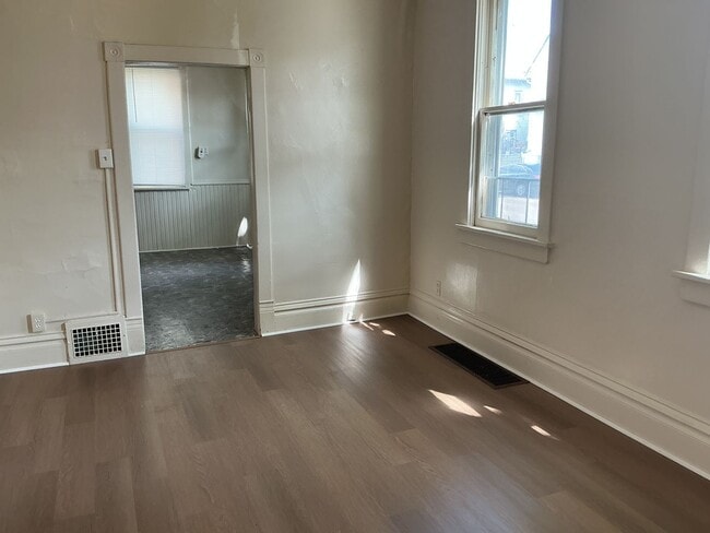 Building Photo - 2078 S 17th St