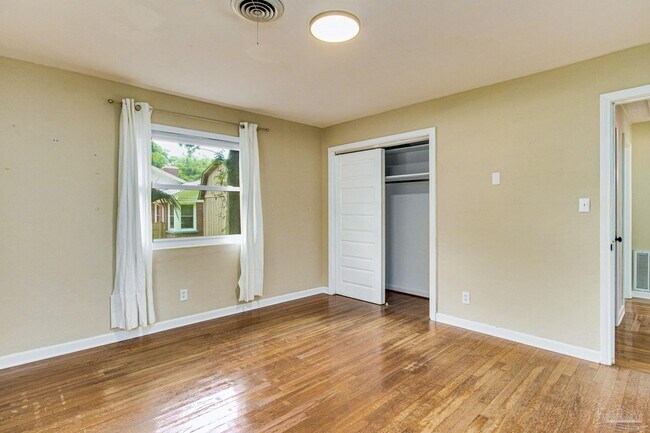 Building Photo - 2033 E Bobe St