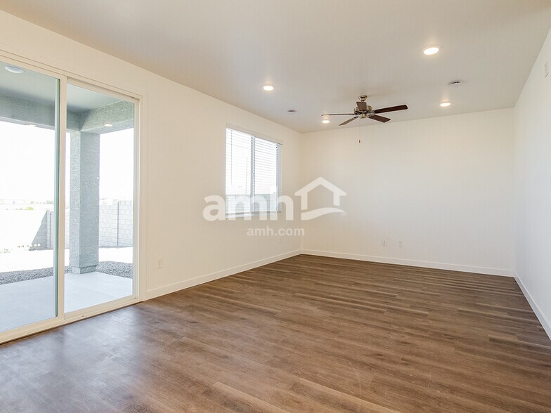 Building Photo - 20177 W Thomas Rd