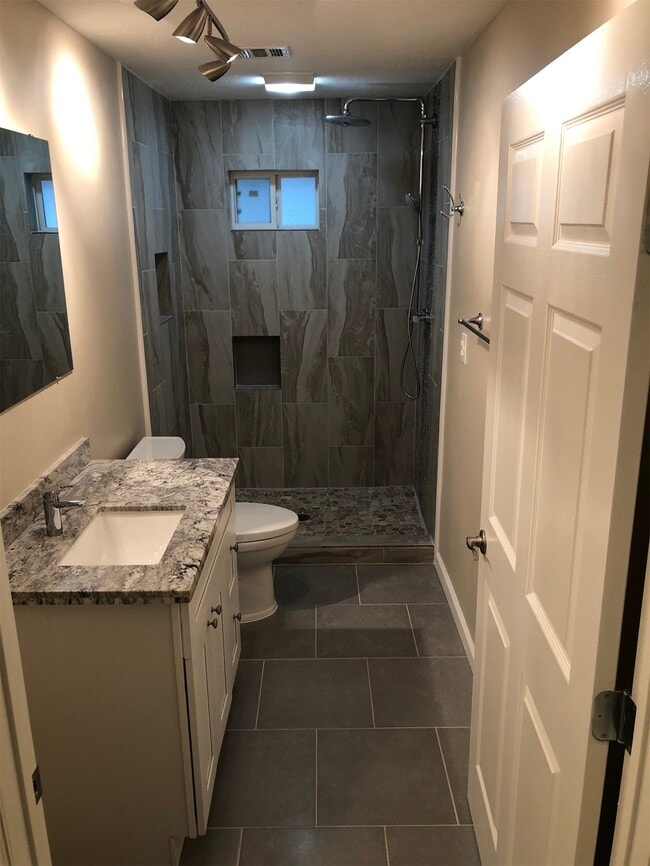 Building Photo - 25610 Spring Ridge Dr