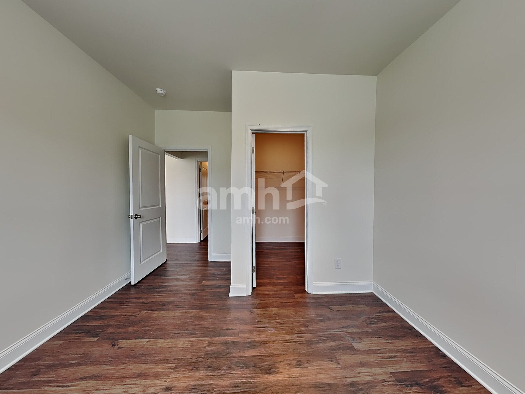 Building Photo - 838 Carnaby Ln