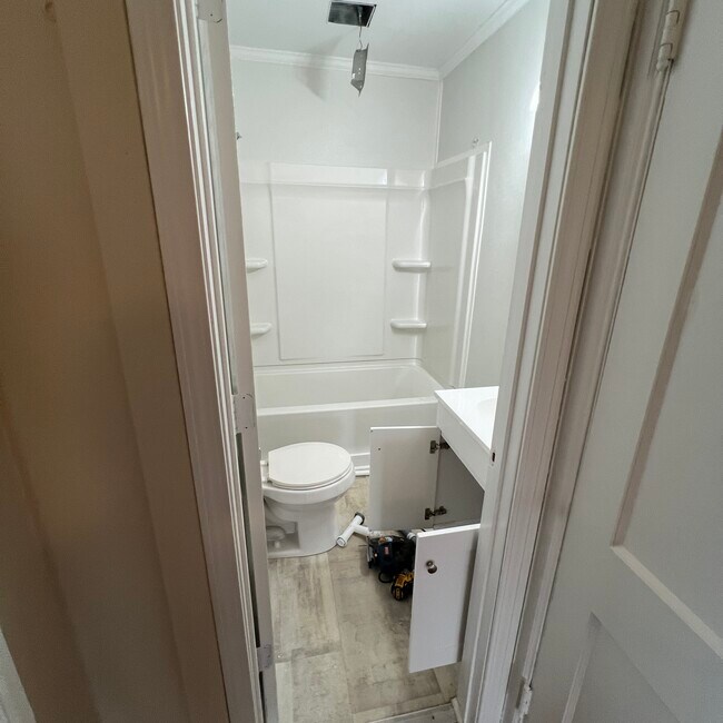 Building Photo - Million Street