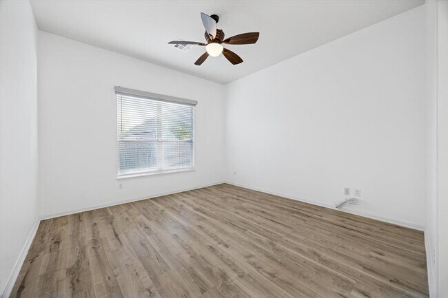 Building Photo - 2995 Overland St