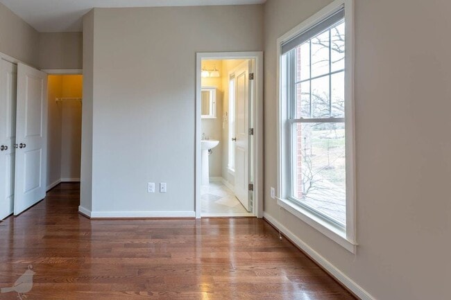 Building Photo - 2909 Chancellor's Way NE