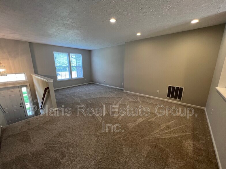 Building Photo - 8428 Clayhurst Dr