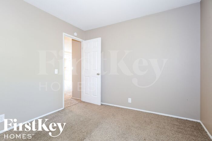 Building Photo - 2881 Wintergreen Dr